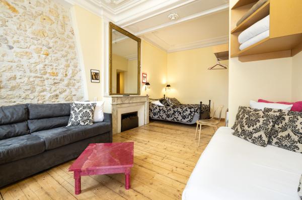 Discover the romantic family hotel room in the centre of La Rochelle, close to the Old Port and the historic centre of La Rochelle