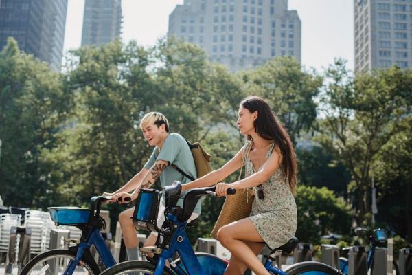 Discover our « Adventure » offer at the Hotel de la Paix in the city center of La Rochelle and get ready to explore the La Rochelle Aquarium and spend a day cycling around the charms of the city and its surroundings