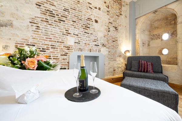 Treat yourself to an enchanted break with our One-night getaway package at the Hotel de la Paix in the city center of La Rochelle